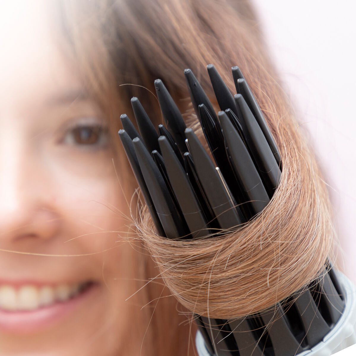Muotoiluharja 3‑in‑1 550 W, kuivaaja & kiharrin, volyymidiffuusori, 225 cm johto – anti-frizz 3-in-1 muotoilija – kuva 12