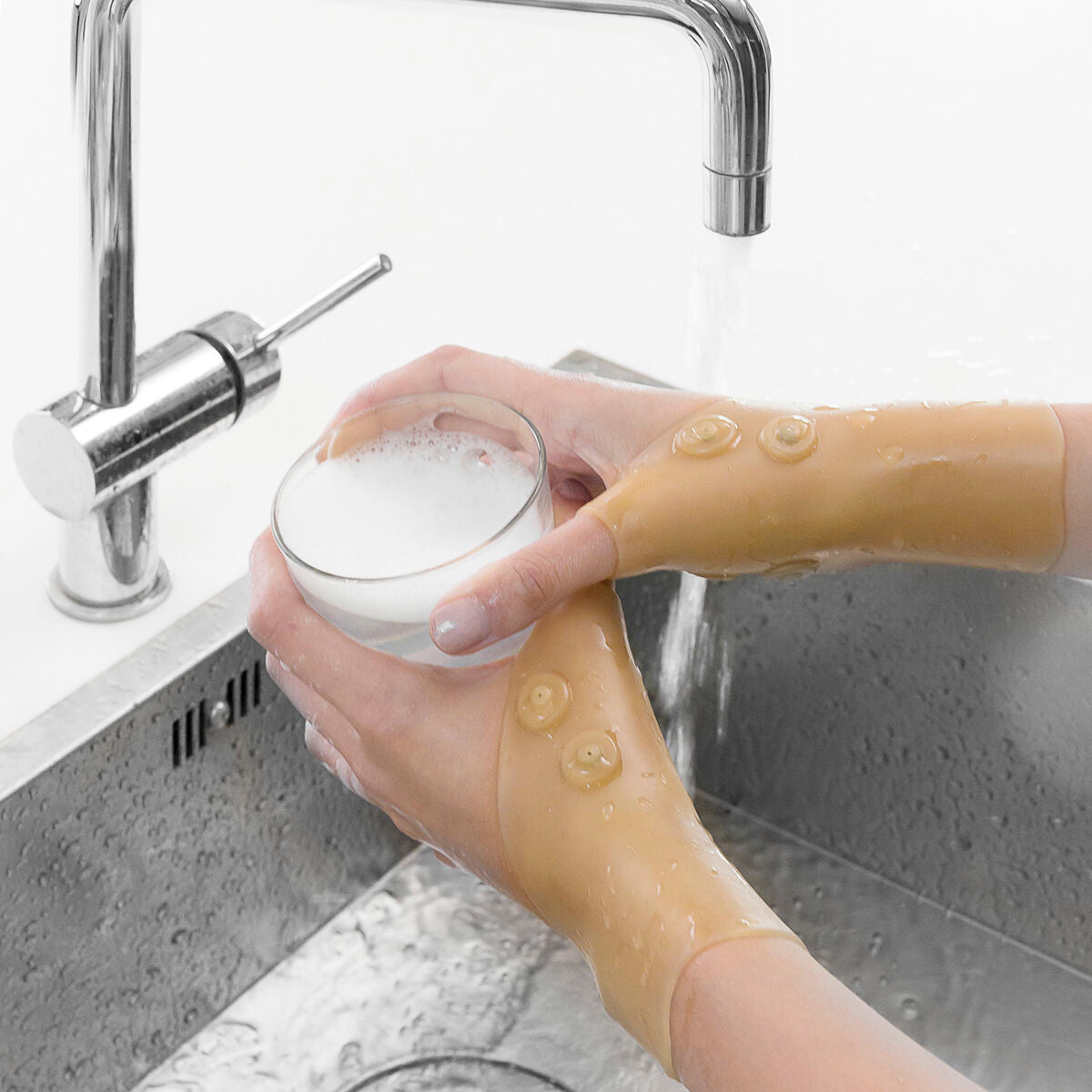 Magneettinen rannetuki, kompressio 2 kpl, joustava, vedenkestävä, beige, unisex – rannetuki unisex – kuva 6