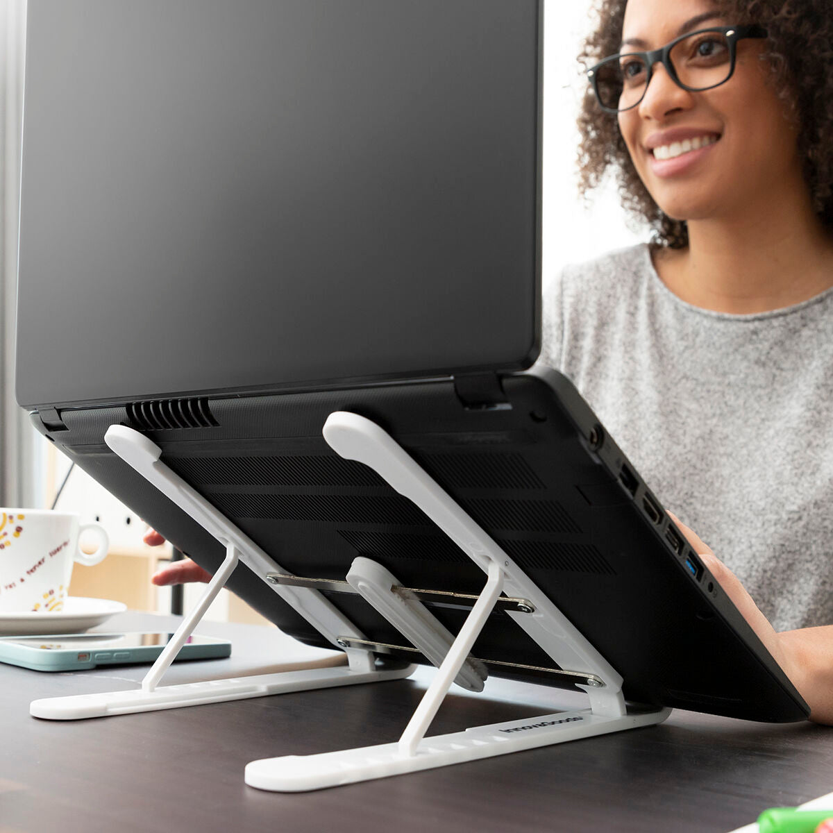 Läppäriteline säädettävä & taitettava 10–17" ergonominen moniasento, kantopussi – kotitoimisto tuuletus – kuva 2