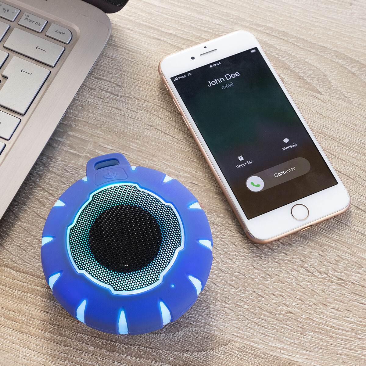 Kelluva Bluetooth-kaiutin IPX7, LED-valo & handsfree, 5W uima-altaaseen