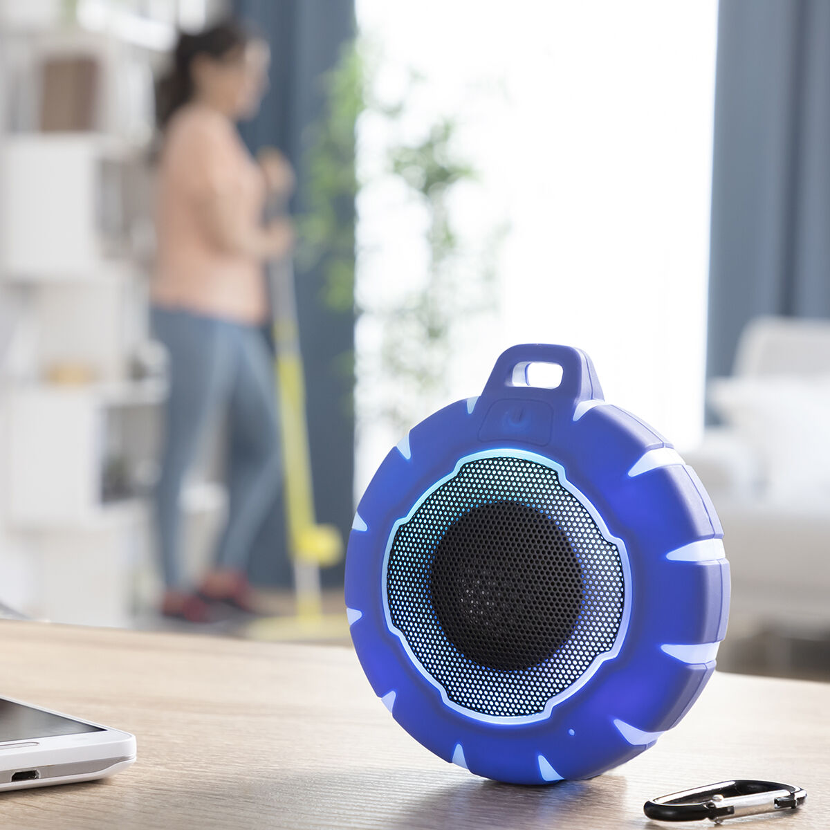 Kelluva Bluetooth-kaiutin IPX7, LED-valo & handsfree, 5W uima-altaaseen