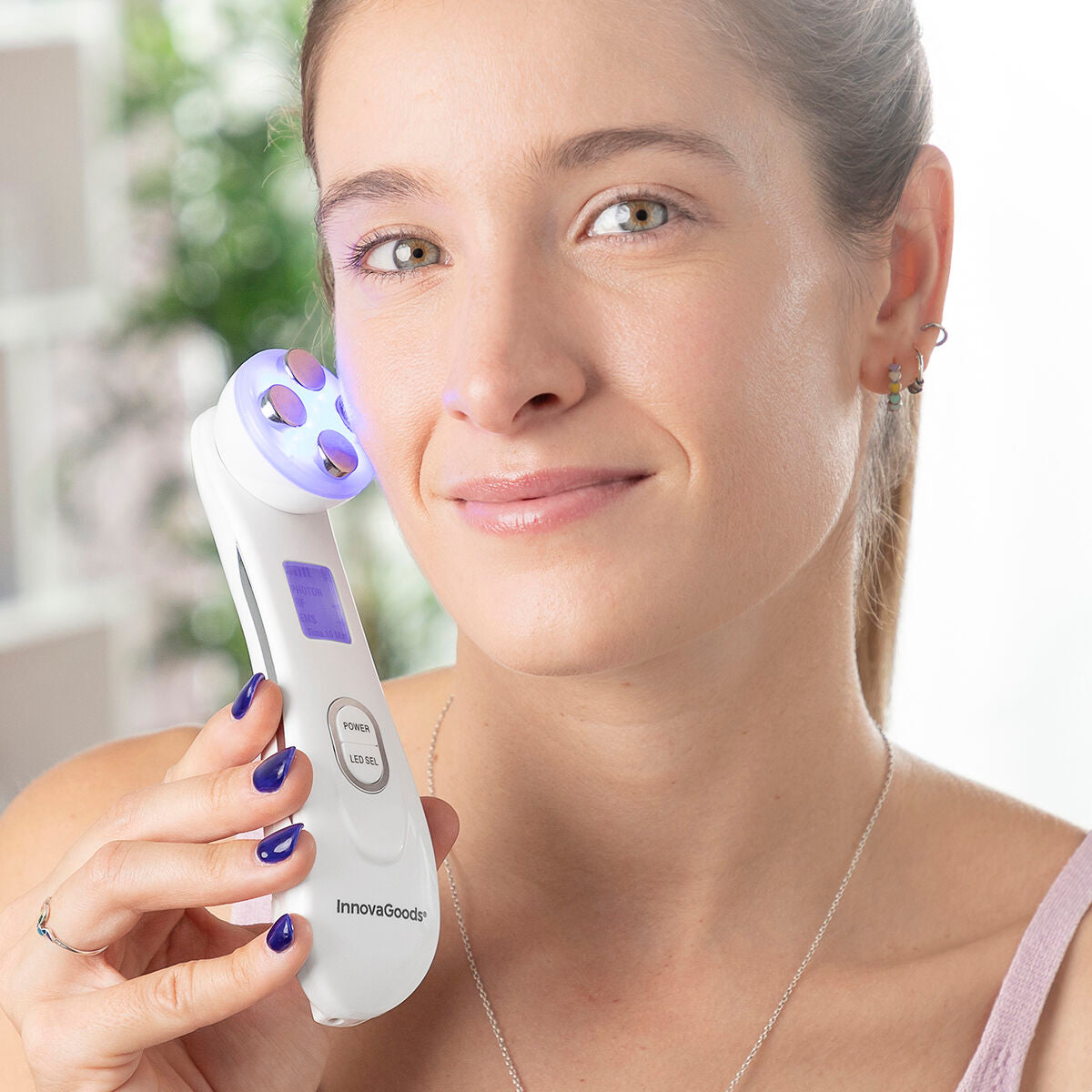 Kasvohoitopaketti korjaava, RF-fototerapia & EMS-laite + seerumi 30 ml