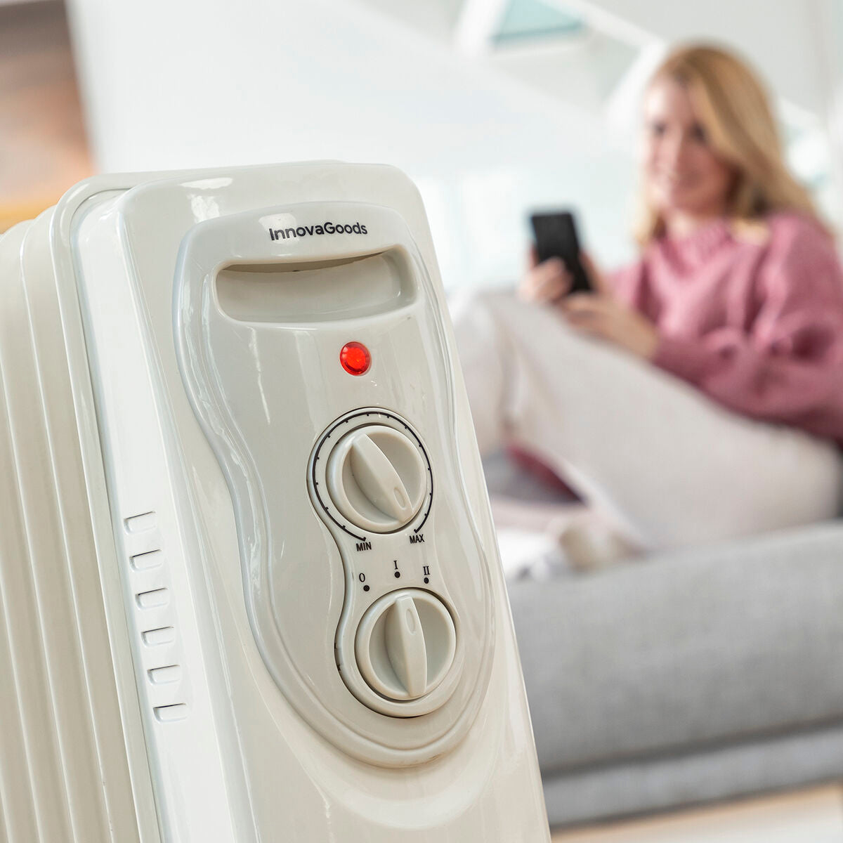 Öljytäytteinen lämpöpatteri 2000 W, 9-lokeroinen, termostaatti & pyörillä