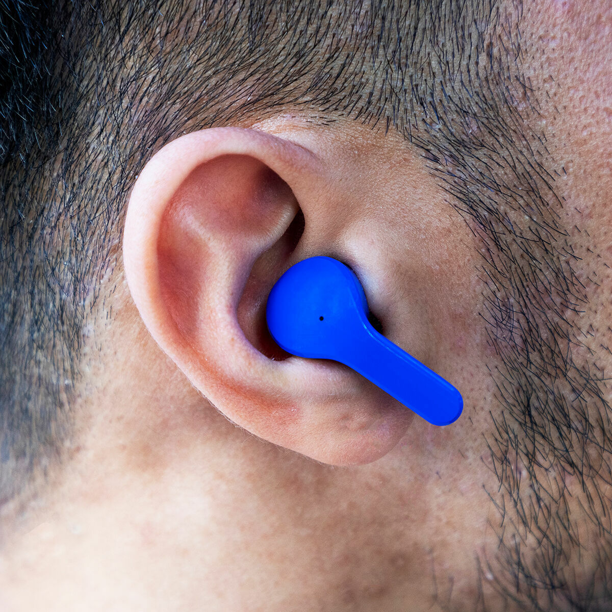 Langattomat Bluetooth-kuulokkeet latauskotelolla, LCD-näyttö, mikrofoni, sininen – liikuntakuulokkeet latauskotelo – kuva 13