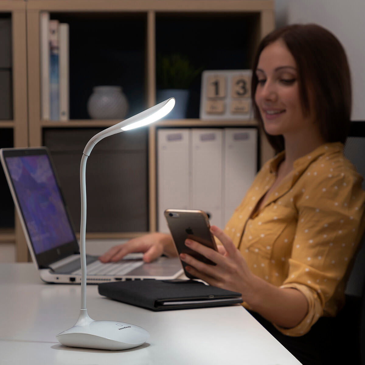Ladattava led-pöytälamppu, kosketusohjaus ja 3 kirkkaustasoa, powerbank – työpöydälle pöytälamppu – kuva 3