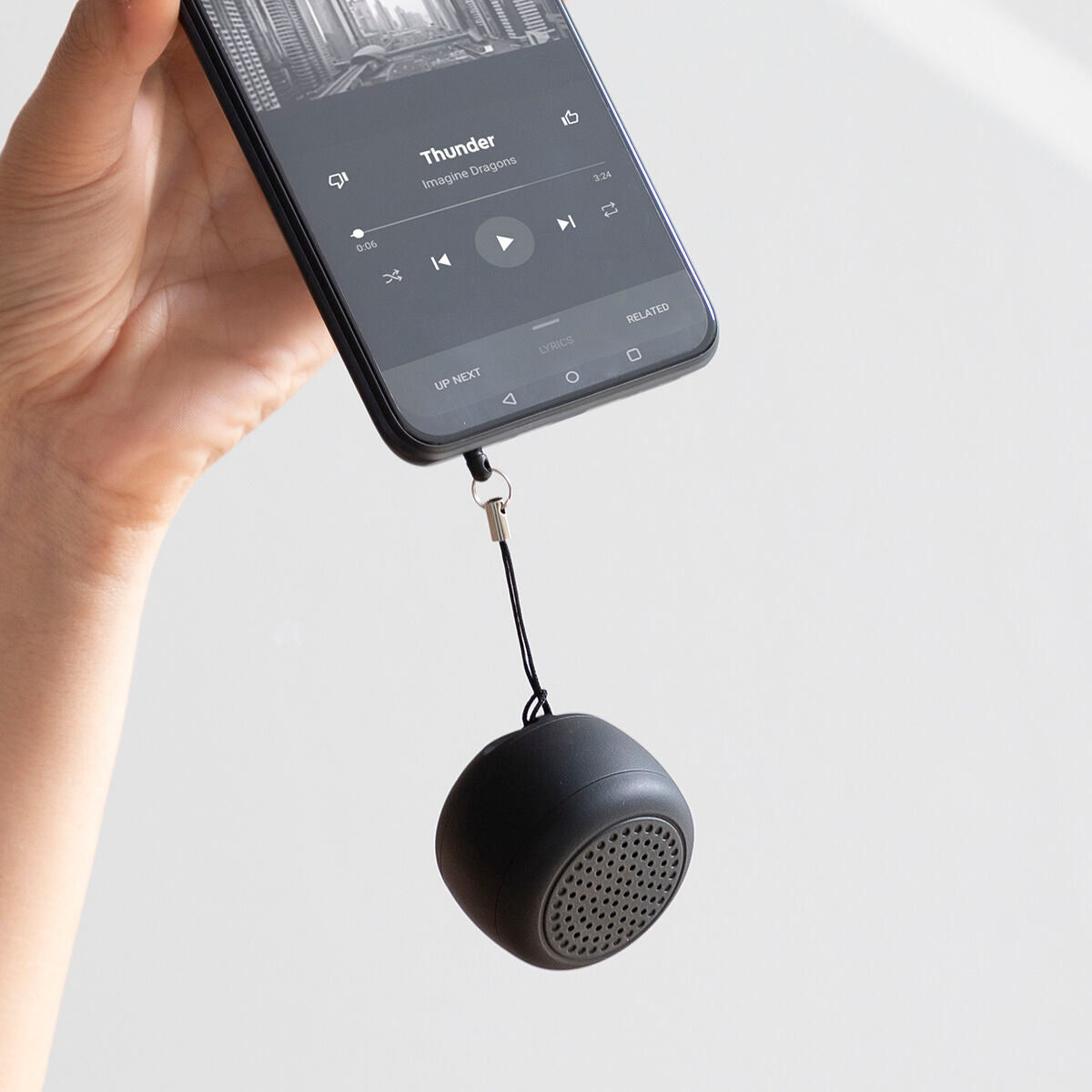 Pieni bluetooth kaiutin mini, kannettava 1 W, handsfree & selfie-kaukosäädin – taskukokoinen lahja naiselle – kuva 3