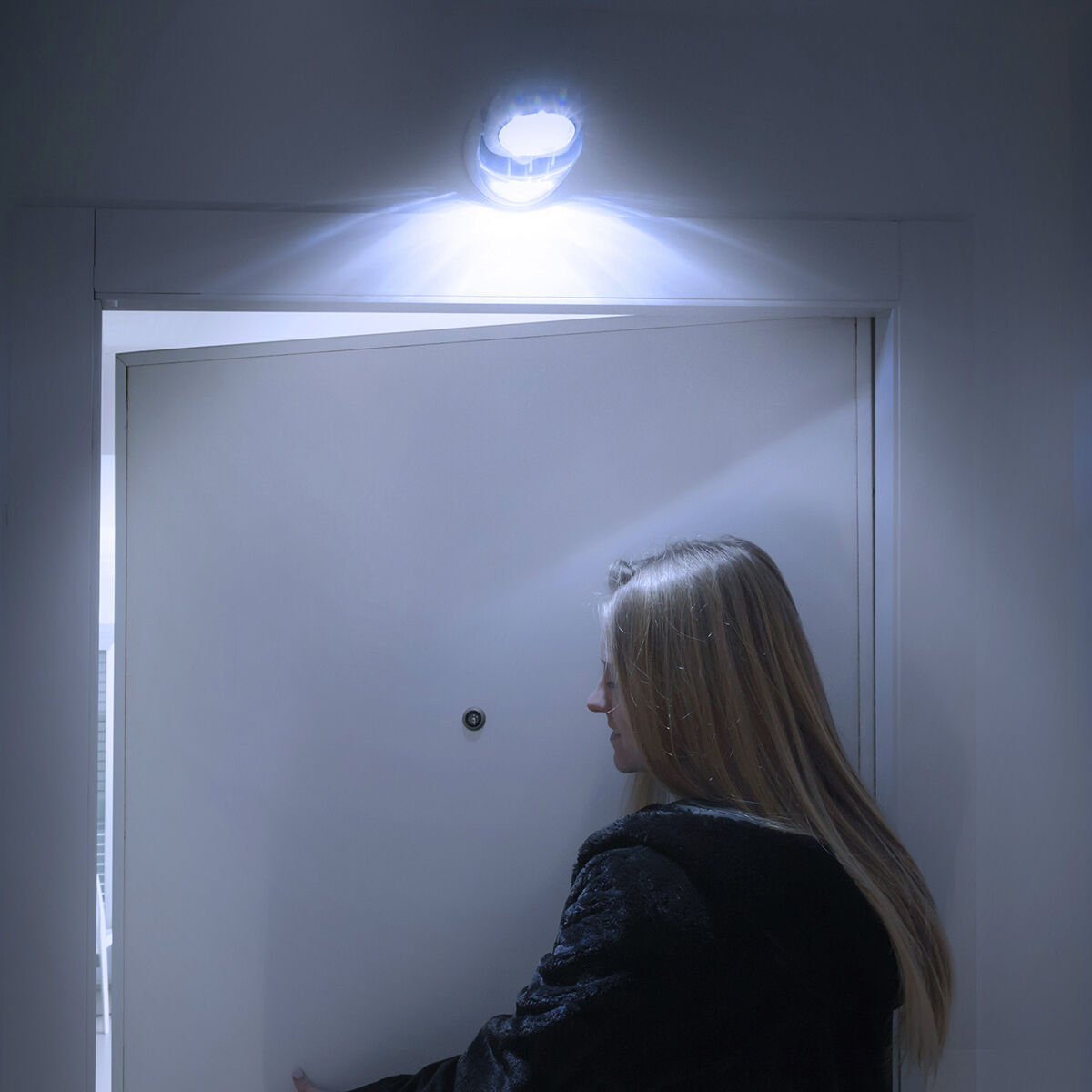 Liiketunnistin led-valo, paristokäyttöinen 360° kääntyvä sisä/ulko, portaikkoon – kellariin turvavalo – kuva 3