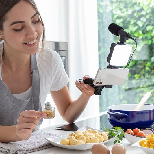 Vloggaussetti puhelimelle, mikrofoni & LED-valo, tripod, BT-kaukosäädin, 6 osaa – LED-kuvausvalo sisällöntuotanto – kuva 1