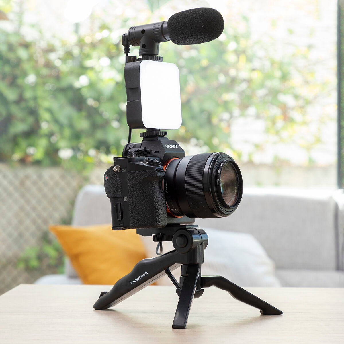 Vloggaussetti puhelimelle, mikrofoni & LED-valo, tripod, BT-kaukosäädin, 6 osaa – TikTok-videot lahja sisällöntuottajalle …