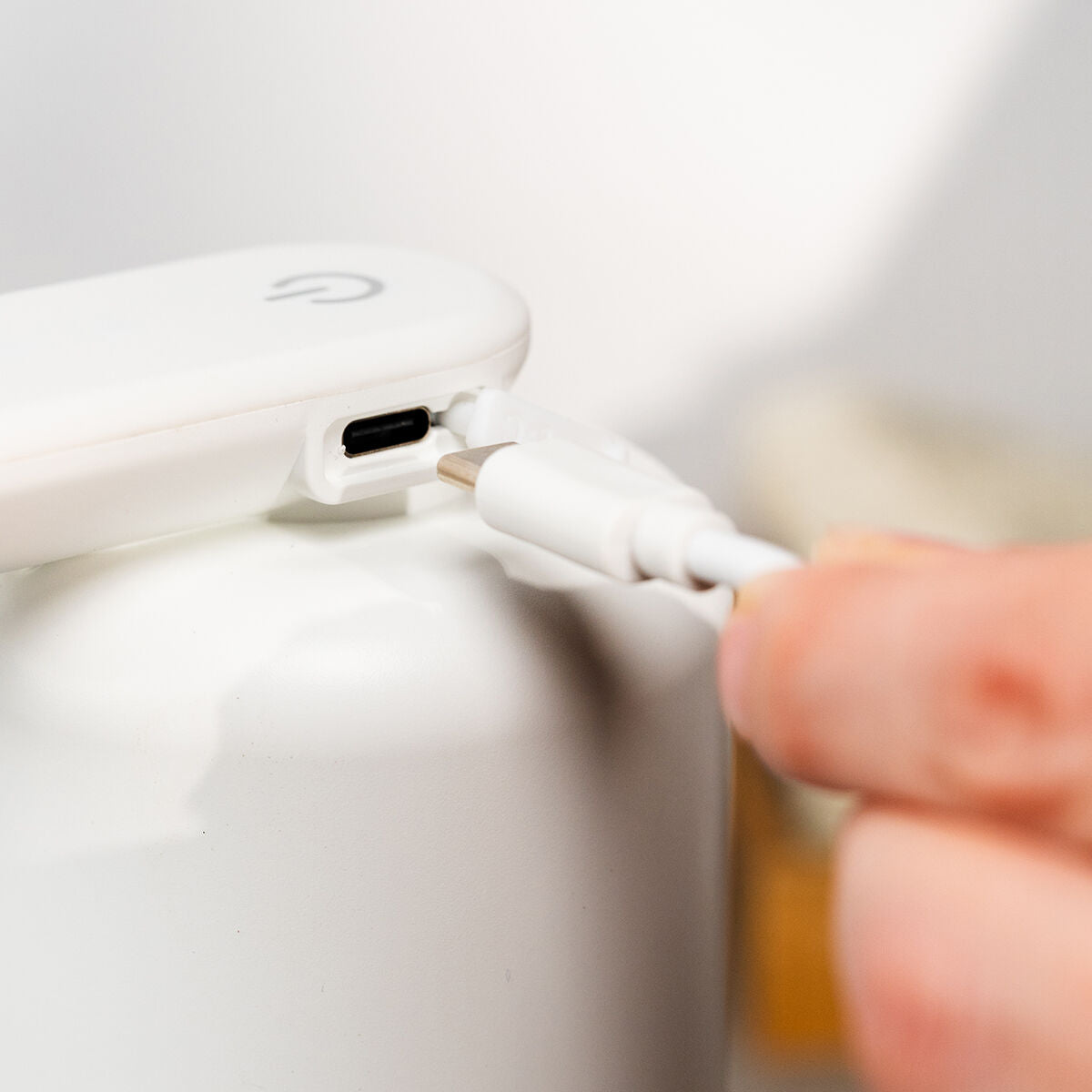 Automaattinen vaahtosaippua-annostelija ladattava 350 ml, kosketukseton, USB-C