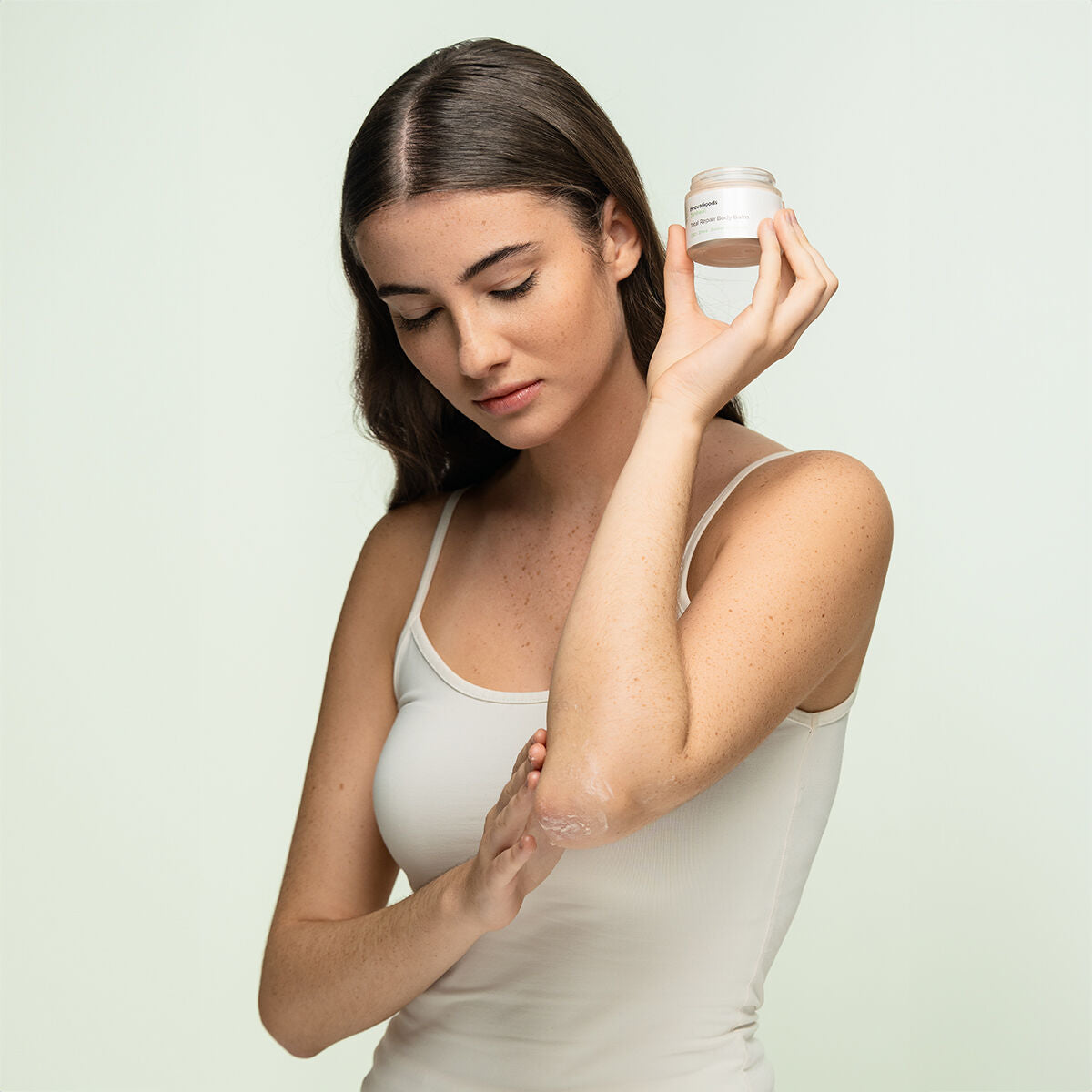 CBD korjaava duo-paketti, vartalobalsami 50 ml & jaloille energisoiva voide 200 ml