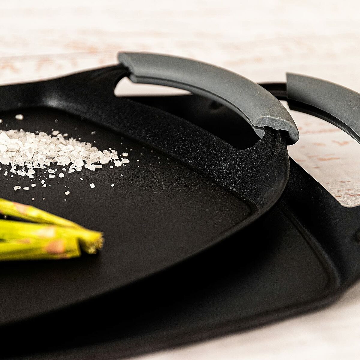 Grillipannu 36 x 23 cm, karkaistu alumiini, tarttumaton, silikonikahvat