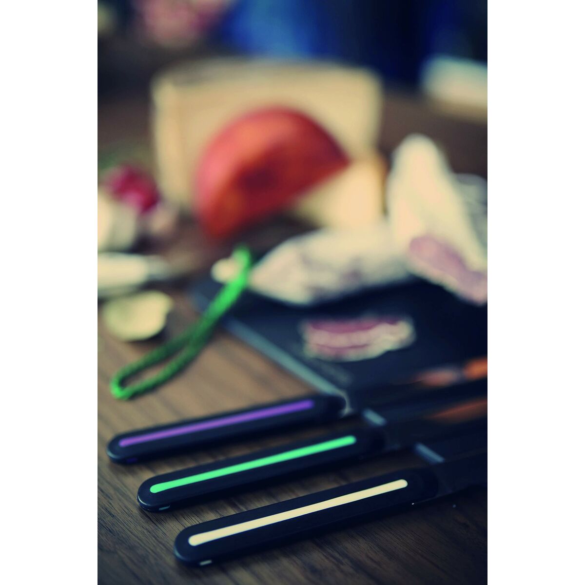 Jälkiruokaveitsi ruostumaton teräs, ergonominen liukumaton kahva, musta-fuksia