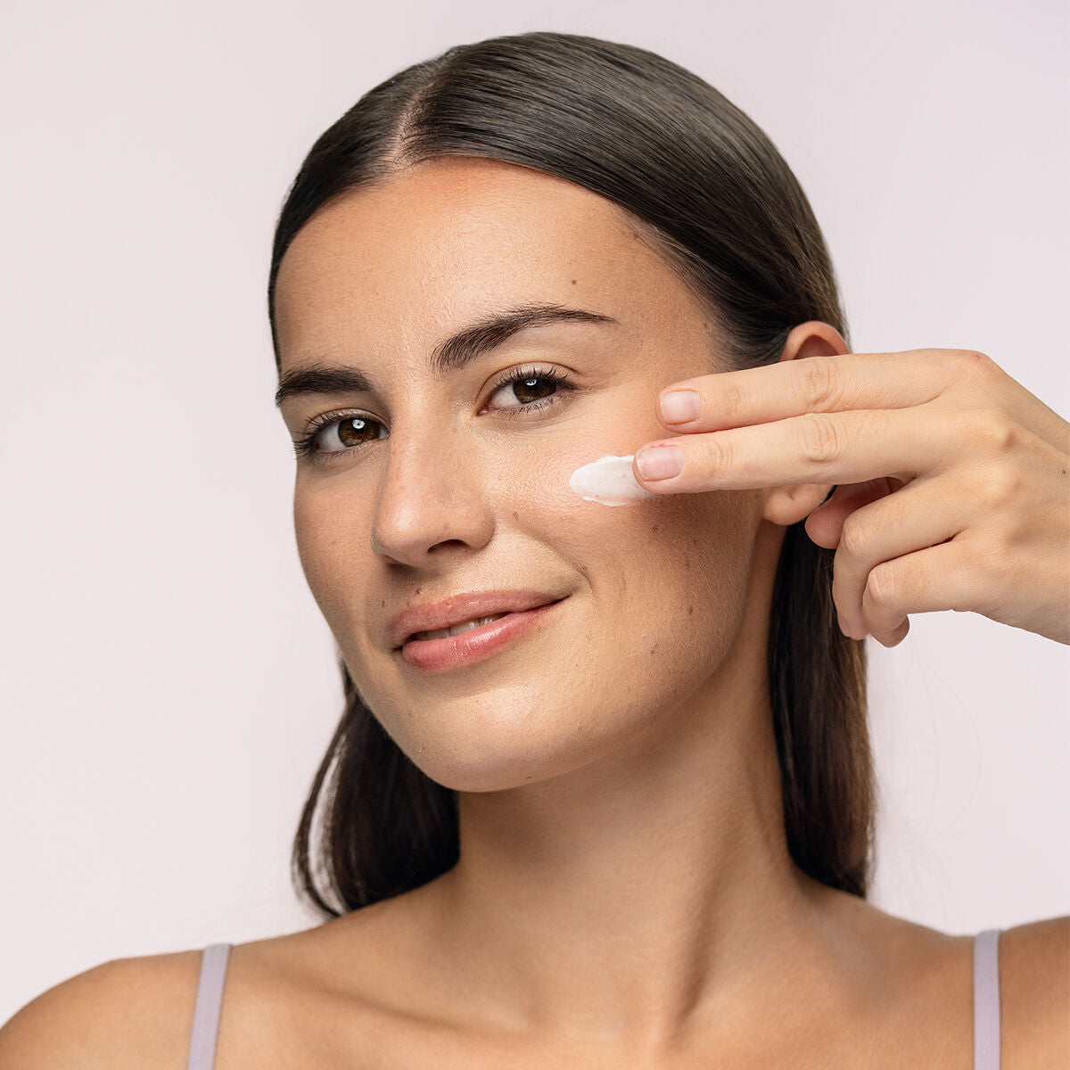 Kosteuttava kasvovoide kombucha 50 ml, vegaaninen, kuivalle iholle ja suojaa ihoa