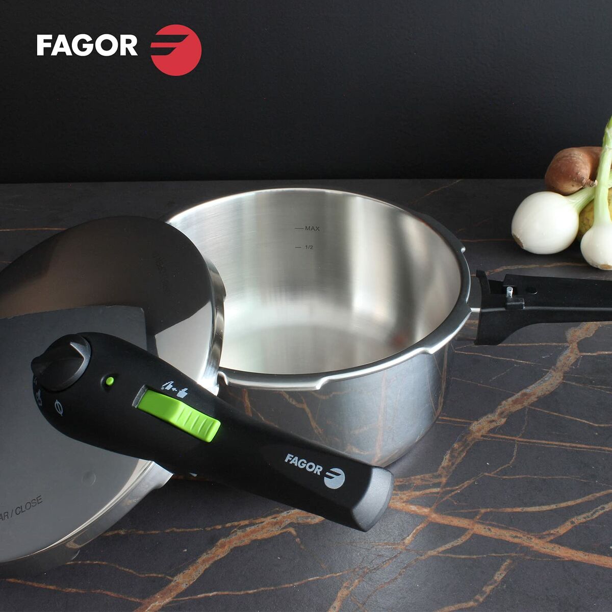 Painekeitinsetti 4 l + 6 l, ruostumaton teräs 18/10 - 2 kpl, bakeliittikahvat