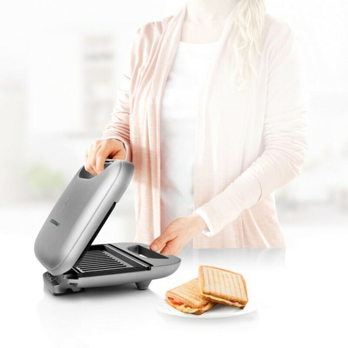 Voileipägrilli 750 W, musta/harmaa – kompakti sandwichgrilli pienikokoinen