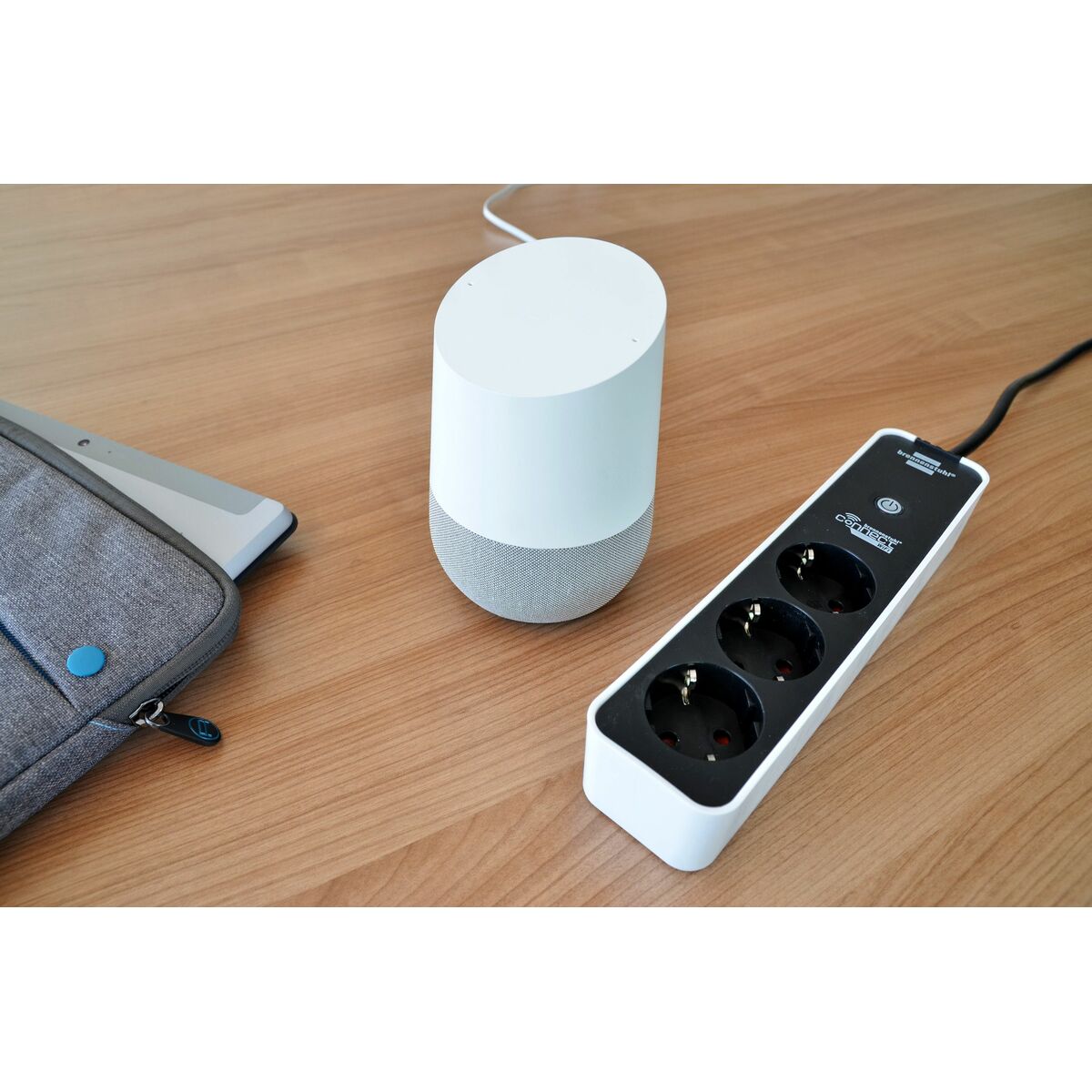 Jatkojohto Wi‑Fi 3600 W, 3x Schuko, 1,5 m, ylijännitesuoja & kytkin kotitoimistoon